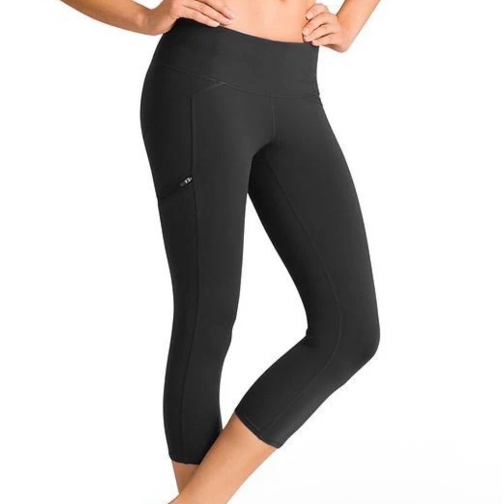 Athleta | Black Drifter High Rise Zip Cargo Pocket Athletic Capri Leggings, S‎